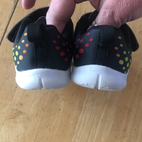 Infant Nike Multicolor Black Runner Sneaker. Machine Washable. Size 6C. EUC. - Picture 7 of 10
